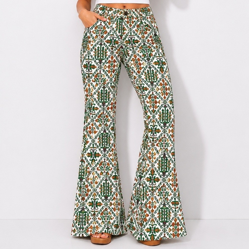 Wrangler 70s Boho High-Rise Tapestry Flare Jeans Women 12 AOP Fierce Geo Floral